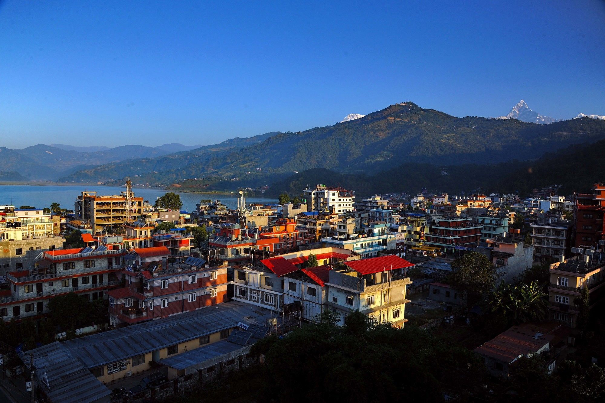 Hotel Queens Park Pokhara Exterior photo
