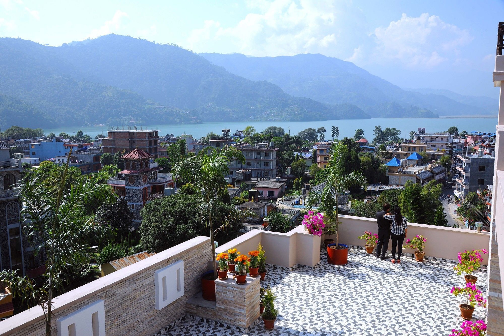Hotel Queens Park Pokhara Exterior photo
