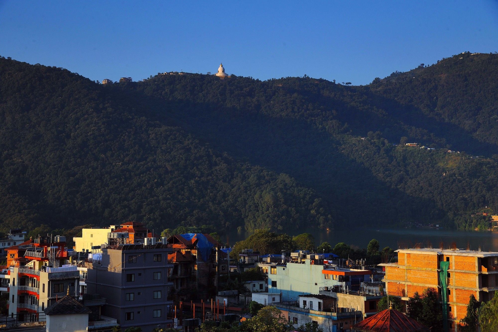 Hotel Queens Park Pokhara Exterior photo