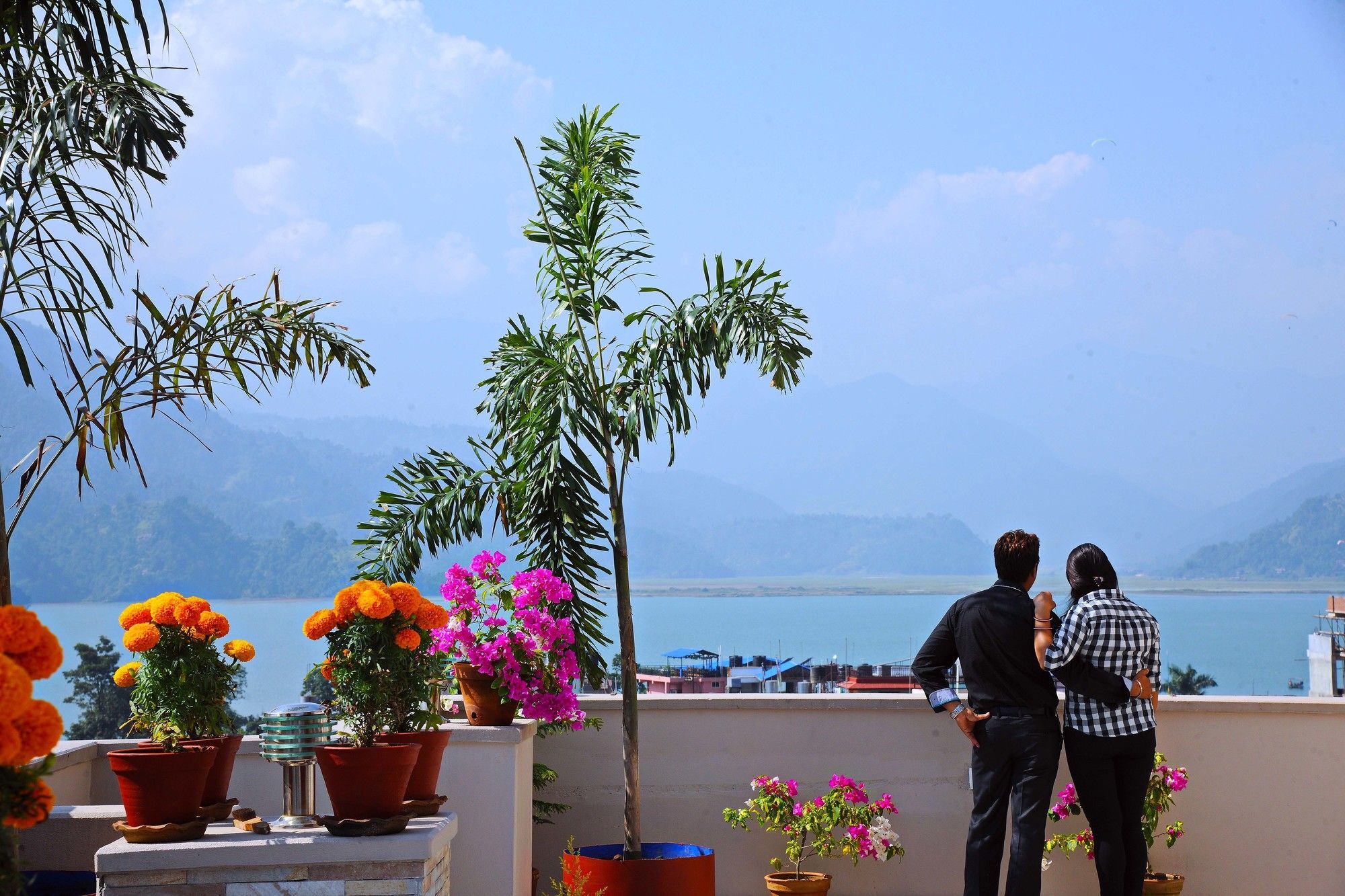 Hotel Queens Park Pokhara Exterior photo