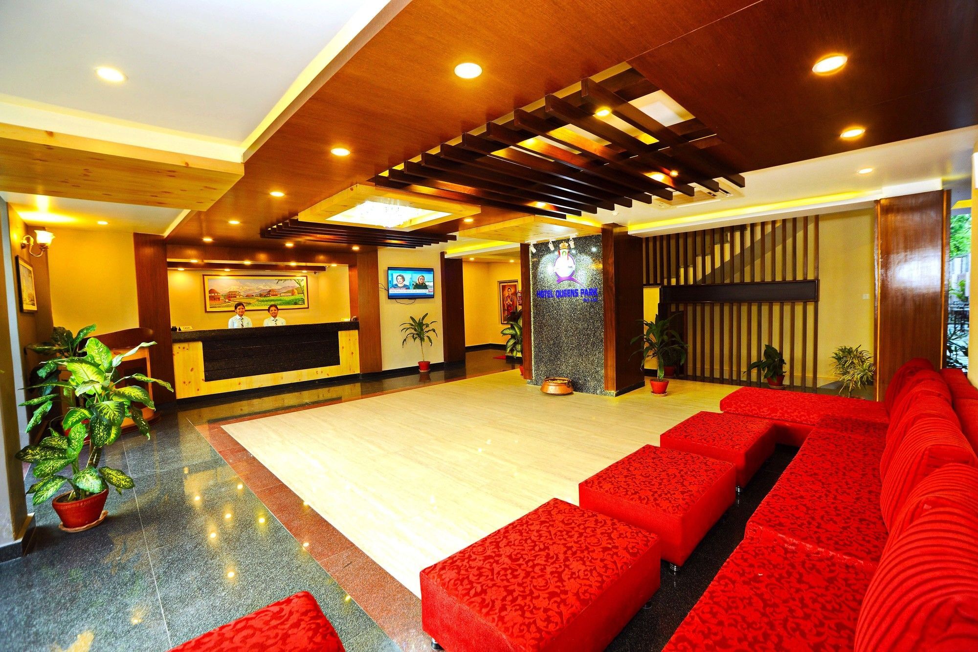 Hotel Queens Park Pokhara Exterior photo