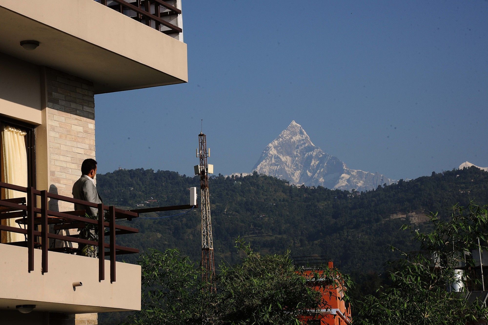 Hotel Queens Park Pokhara Exterior photo
